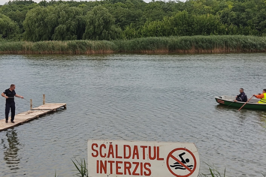 Scăldat cu sfârșit tragic la Ștefan Vodă: Un bărbat s-a înecat într-un lac