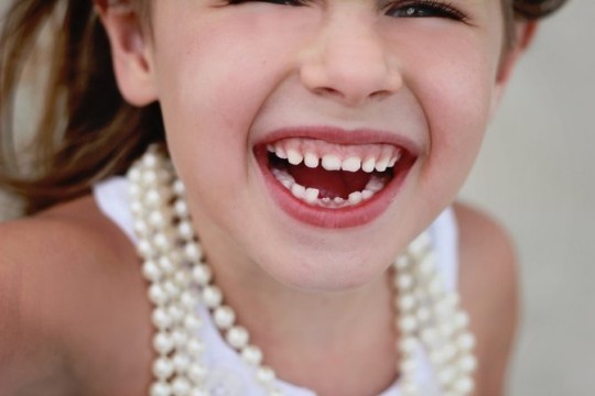 Medic stomatolog: Dinții de lapte, sunt la fel de importanți ca cei permanenți