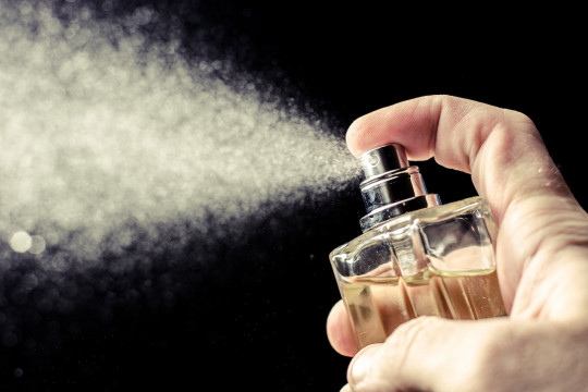 Cum să-ți alegi parfumul în funcție de vârstă