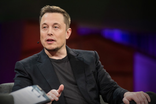 Elon Musk a devenit prima persoană care a pierdut peste 200 de miliarde de dolari