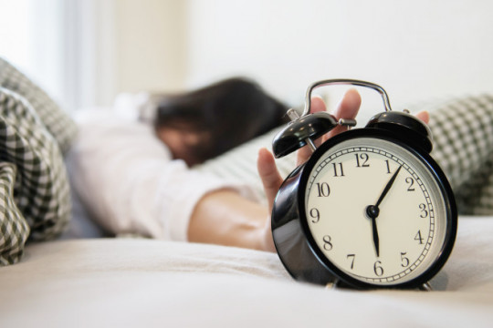 Mai mult somn contribuie la scăderea în greutate. Câte ore trebuie să ne odihnim pentru a nu ne îngrășa