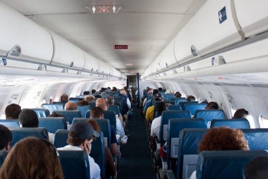 Ne expunem radiațiilor când călătorim cu avionul! Sunt riscuri pentru sănătate?