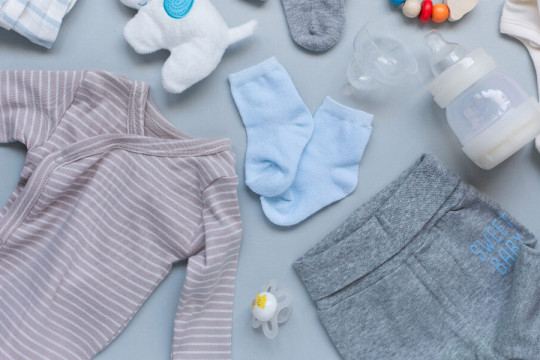 Ce trebuie să conțină un set de îmbrăcăminte pentru un nou-născut