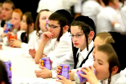 Reguli de care se conduc părinții evrei pentru a-și crește copiii genii