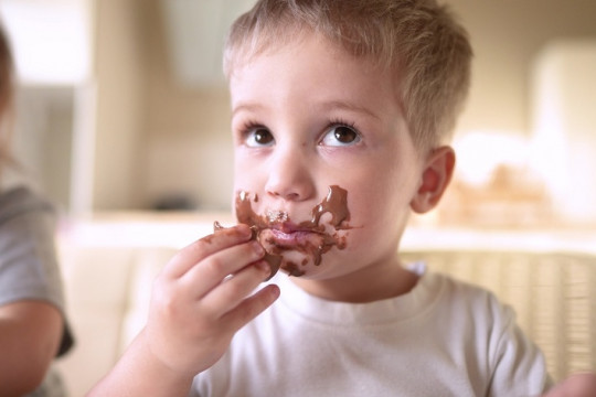 De la ce vârstă pot mânca cei mici ciocolată și care sunt beneficiile acesteia
