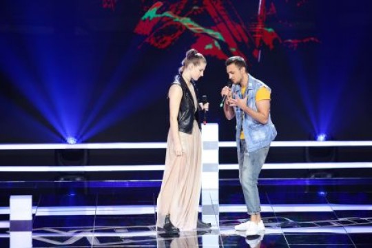 Ana Munteanu, tânăra moldoveancă de 16 ani cu voce excepțională, a câștigat primul duel la Vocea României