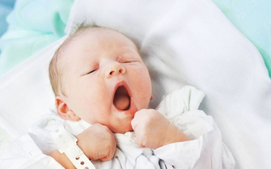 Medic neonatolog despre situațiile de urgență care pot apărea în prima lună de viață a nou-născutului