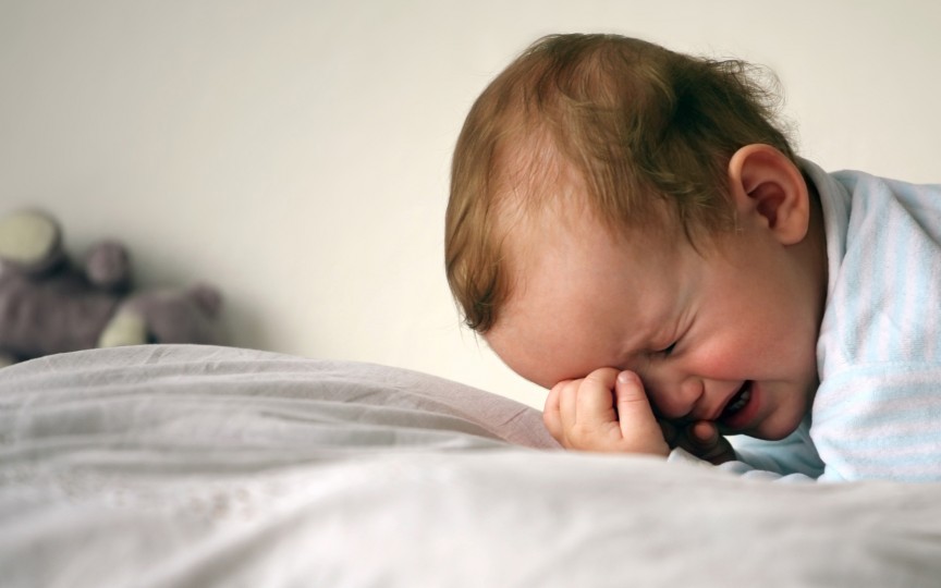 Cauzele de ce copilul se trezește plângând și cum trebuie să acționăm