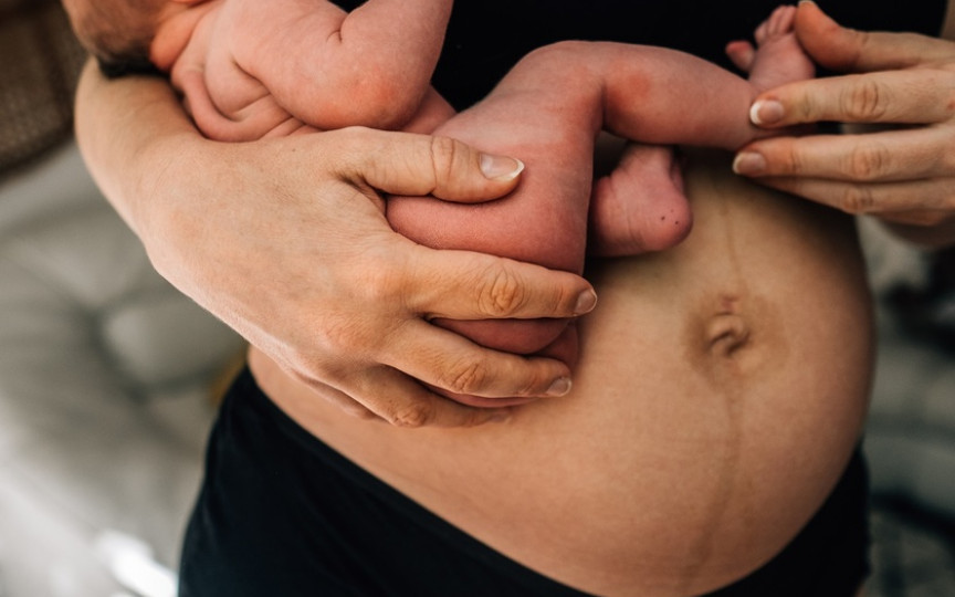 Îngrijirea postpartum: De ce este importantă starea de sănătate a proaspetelor mămici, în primul an după naștere