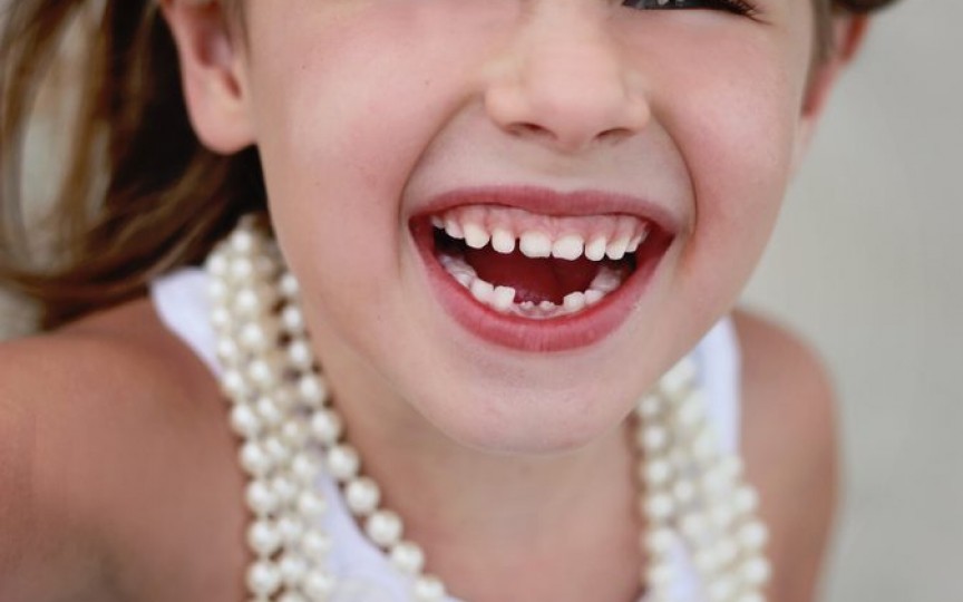 Medic stomatolog: Dinții de lapte, sunt la fel de importanți ca cei permanenți