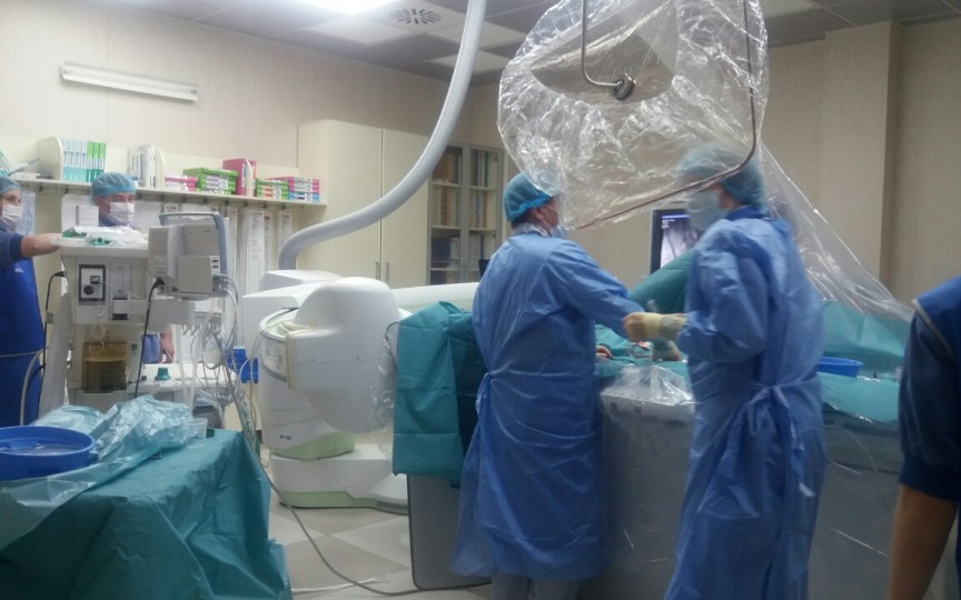 În direct din sala de operație: Copii cu malformații cardiace congenitale vor primi șansa la o viață mai bună