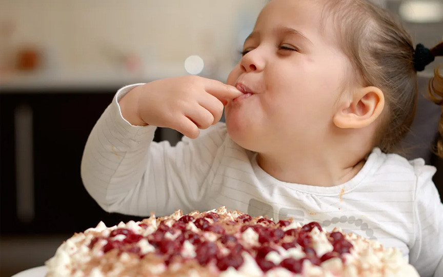 Pofta de dulce la copii: De ce apare și ce alternative sănătoase putem oferi
