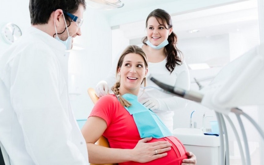 Dantura în timpul sarcinii. Un copil în plus, un dinte în minus?