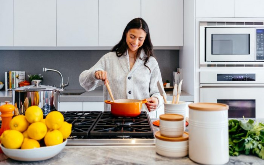 Cum să organizezi masa de Paște cât mai rapid: 4 sfaturi care te ajută să fii eficientă