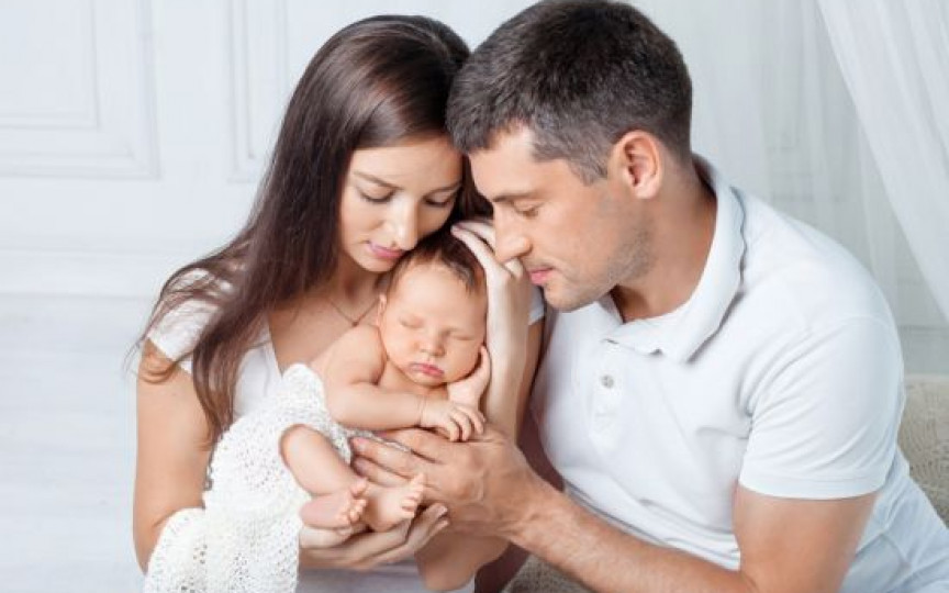 Venirea bebelușului pe lume testează mariajul celor doi proaspeți părinți