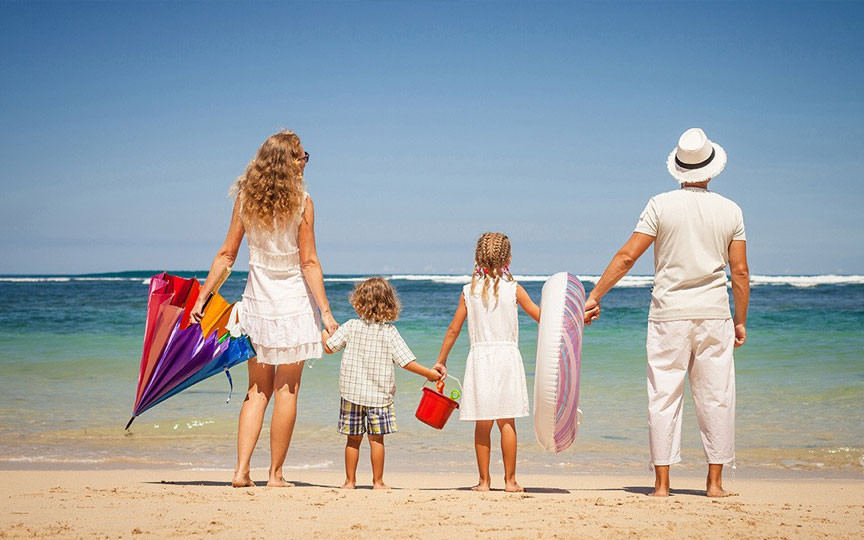 Vacanțele care obosesc: Obiceiuri aparent relaxante care te stresează fără să-ți dai seama