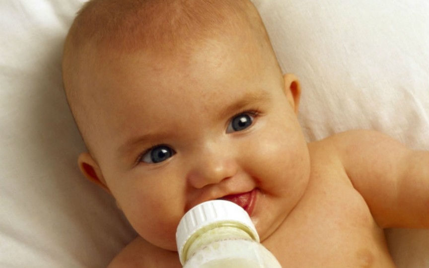 Știi care este cel mai benefic lapte pentru bebeluș după cel matern?