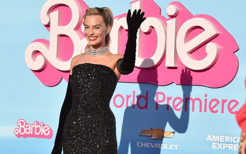 Margot Robbie este însărcinată! „Barbie“, surprinsă cu burtica de gravidă la vedere