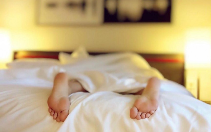 Legătura dintre somn şi greutate: cât trebuie să dormi ca să slăbeşti
