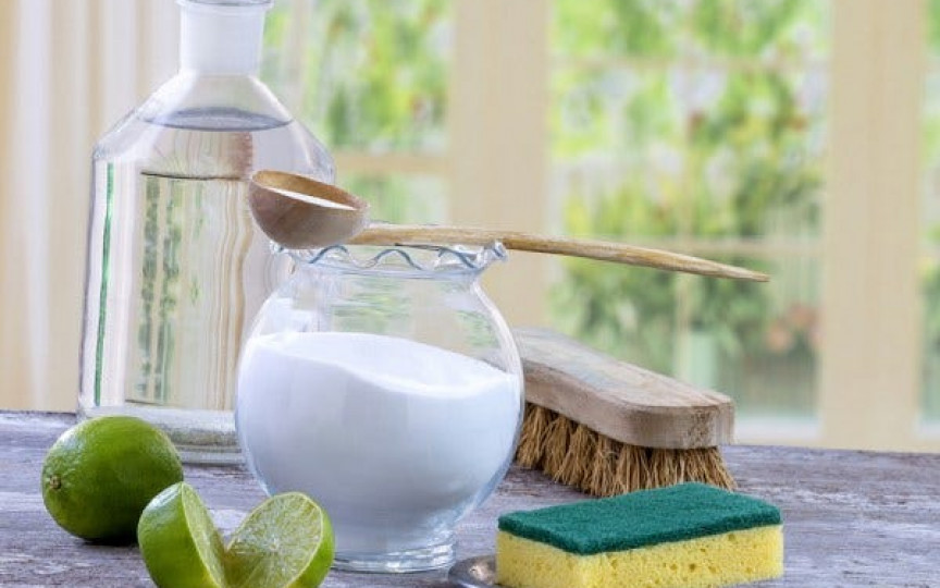 Soluții de curățare pe care le poți face din produsele găsite în fiecare gospodărie