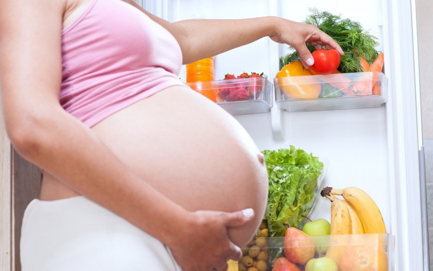 Ești însărcinată în timpul verii? Iată cele 5 alimente care nu trebuie să-ți lipsească din dietă