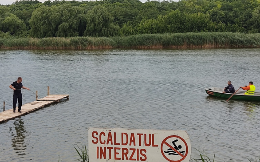 Scăldat cu sfârșit tragic la Ștefan Vodă: Un bărbat s-a înecat într-un lac