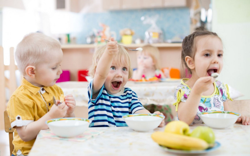 Ce alimente stimulează sănătatea mentală a copilului?