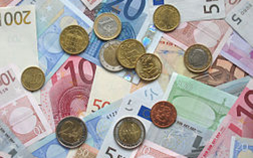 Euro, la un nou minim istoric din ultimii 20 de ani