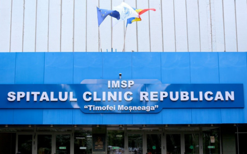 O tumoare de aproape 5 kilograme a fost înlăturată cu succes de către chirurgii de la Chișinău