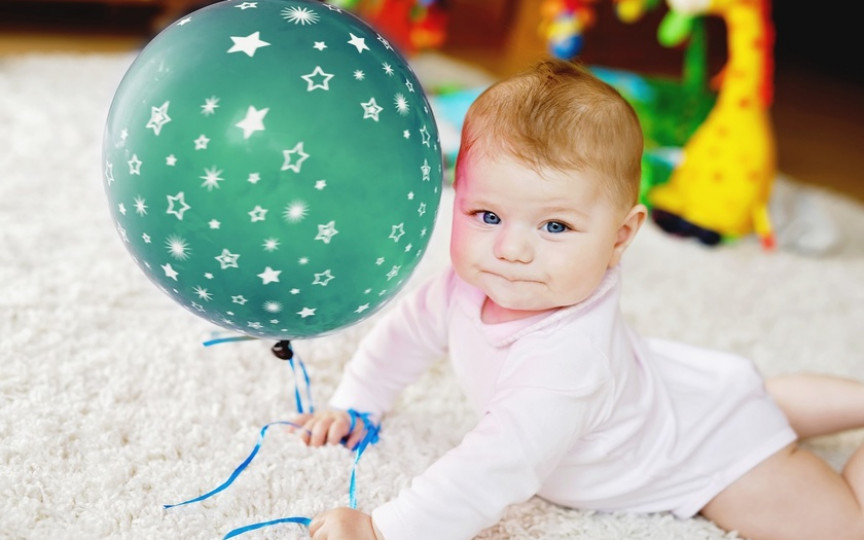 Baloanele – cele mai creative jocuri pentru bebeluși și nu numai, care promit să ajute la dezvoltarea lor