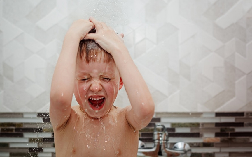 Cum învățăm copilul să se spele singur?