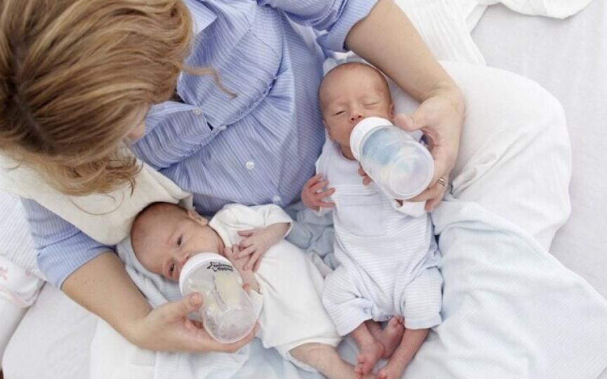 Caz incredibil: O femeie cu două utere a născut gemeni