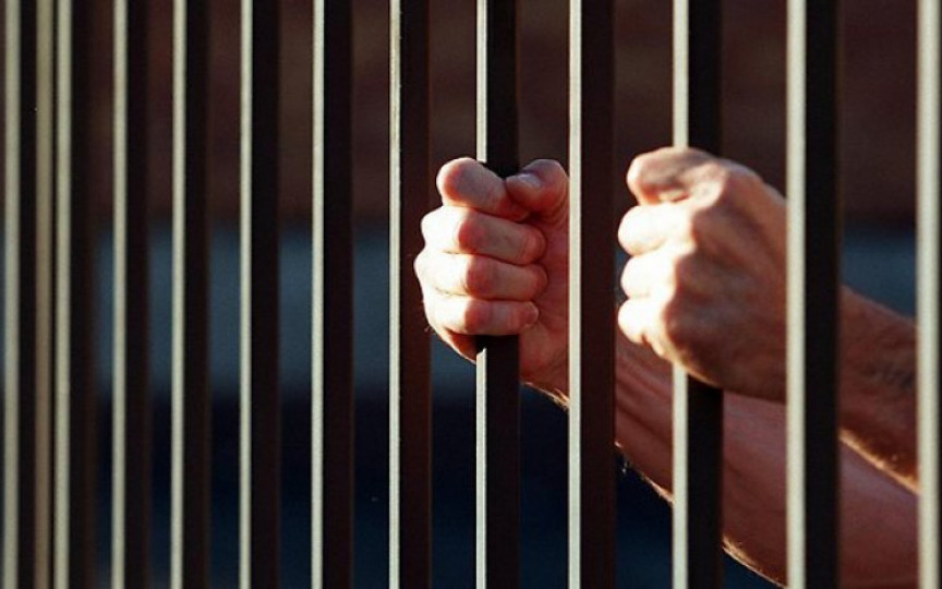 Un bărbat de 40 ani a fost condamnat la 13 ani de pușcărie pentru trafic de ființe umane
