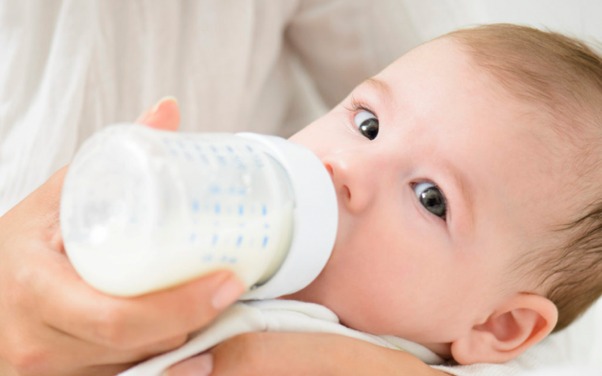 Află cum îţi dai seama dacă bebeluşul tău este deshidratat