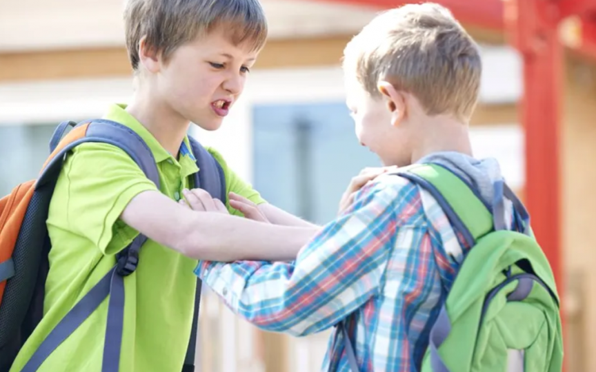 De ce este copilul agresiv la școală?