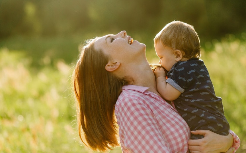 4 lucruri pe care mamele fericite le fac zilnic