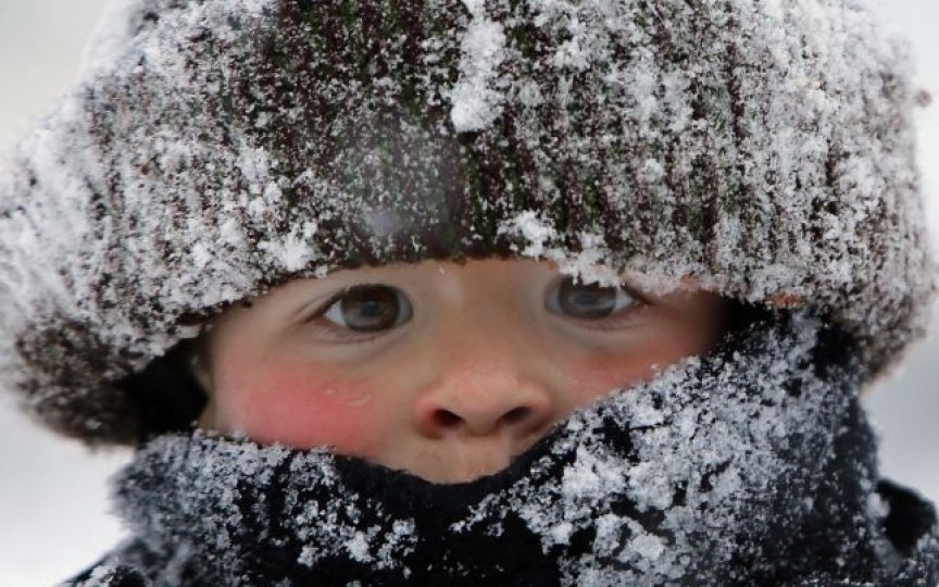 9 reguli importante cum să îmbraci corect copilul iarna