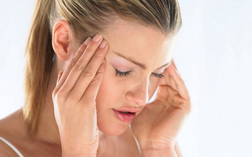 Ochi injectaţi, umflaţi, vedere dublă, dureri de cap? Aceste simptome pot ascunde o boală gravă!