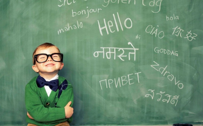 Copiii bilingvi sunt mai flexibili în gândire