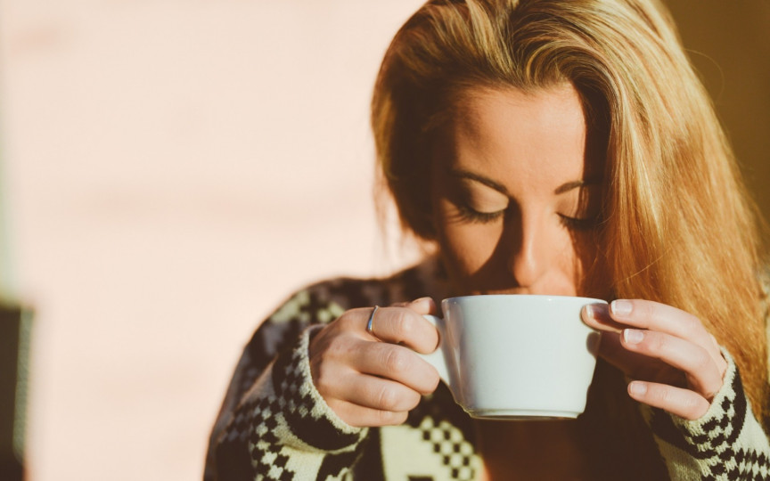 Cu cât timp înainte de culcare ar trebui să bei ultima cafea?