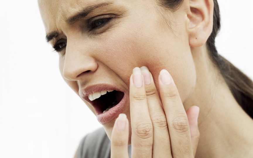 Ai dureri de dinți? Vezi cele mai bune remedii naturiste ce te pot ajuta!