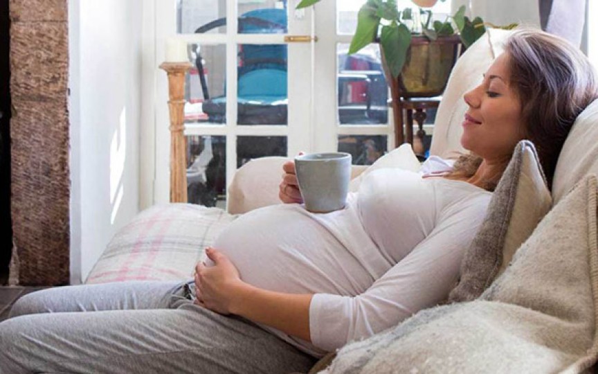 Consumul de ceai sau cafea în sarcină scade greutatea copilului