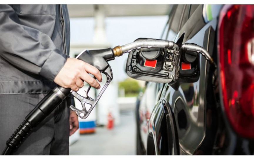 Prețurile la carburanți continuă să scadă. Motorina - din nou mai ieftina decat benzina