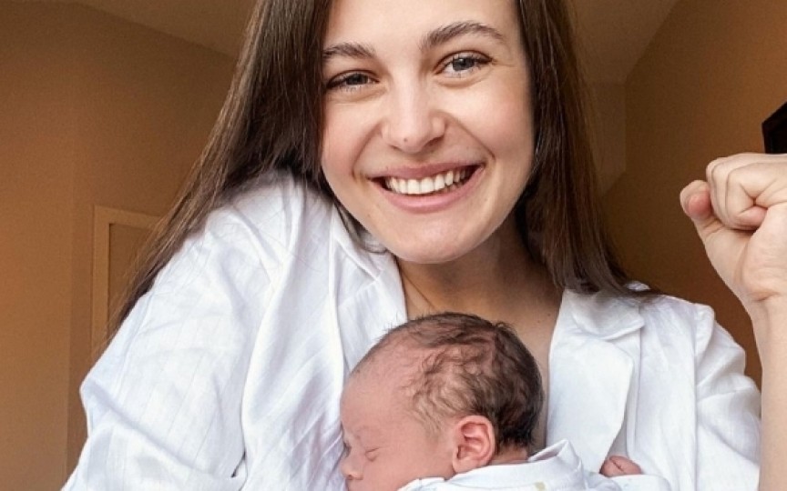 (Video) Vloggerița Valeria Făinescu dezvăluie în detaliu cum a decurs nașterea fiului său