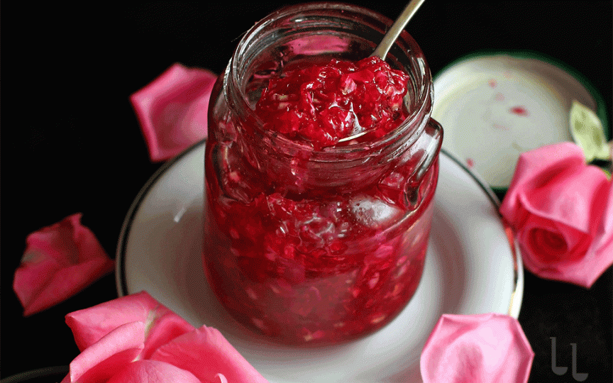 Dulceața din petale de trandafir fără gelatină: ai nevoie de doar 3 ingrediente