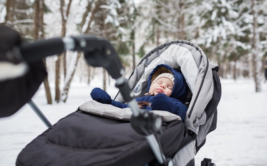 De ce își lasă părinții din țările nordice copii să doarmă afară iarna?