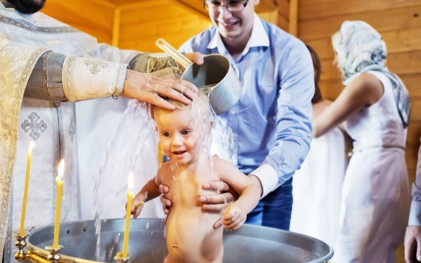 Care este rolul nașilor de botez la biserică și în viața copilului