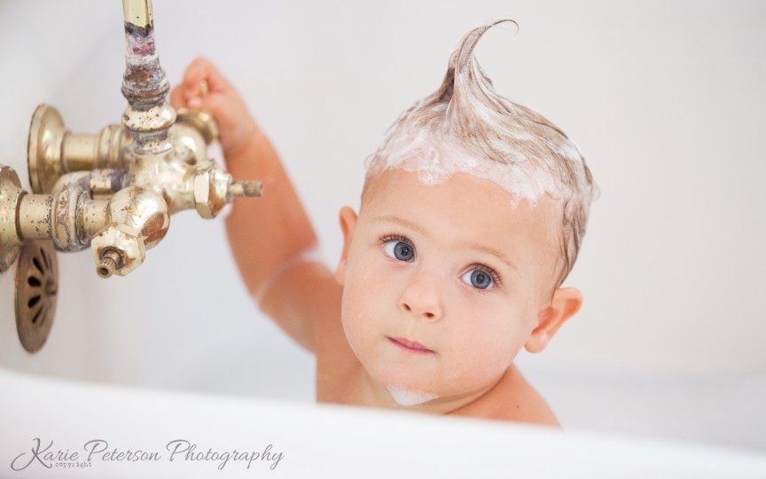 Atenție la șampoanele pentru bebeluși și copii. Vezi ce a descoperit APC din România