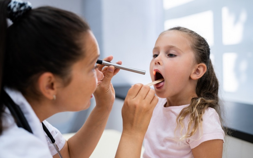 6 cele mai frecvente infecții bucale la copii
