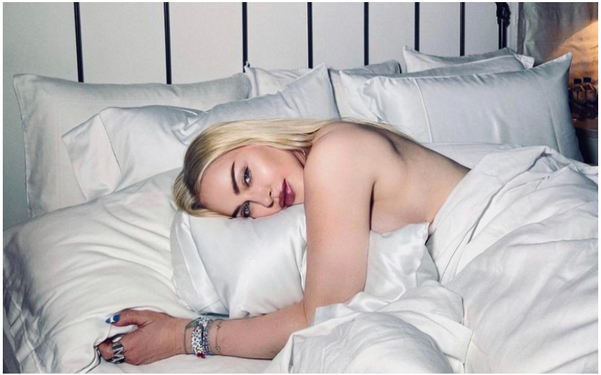 (FOTO) Madonna, topless la 63 de ani. Imaginile au strâns peste 1 milion de aprecieri într-un timp record